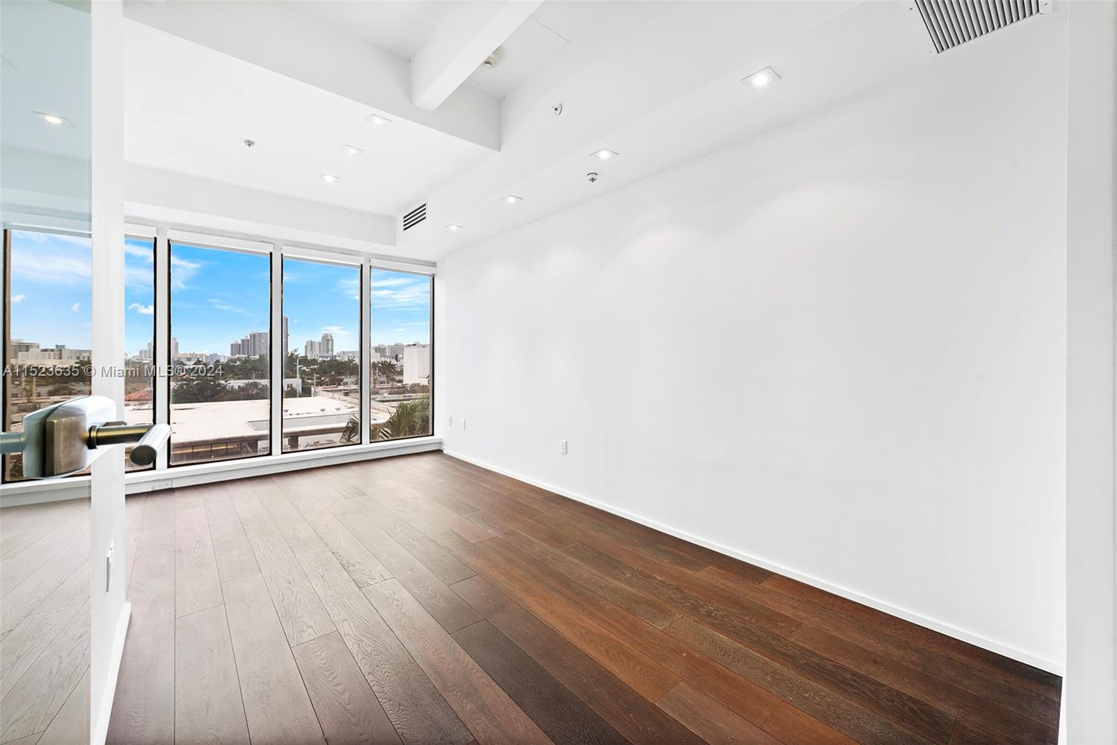 1680 Michigan Ave 919, Miami Beach, Florida 33139, ,Commerciallease,For Rent,1680 Michigan Ave 919,A11523635