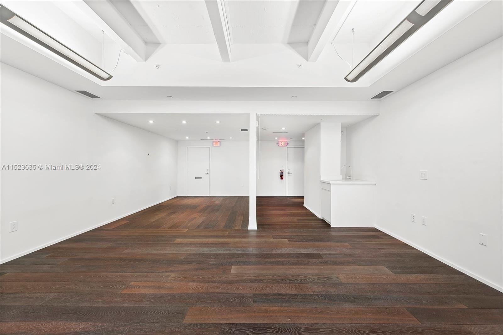 1680 Michigan Ave 919, Miami Beach, Florida 33139, ,Commerciallease,For Rent,1680 Michigan Ave 919,A11523635