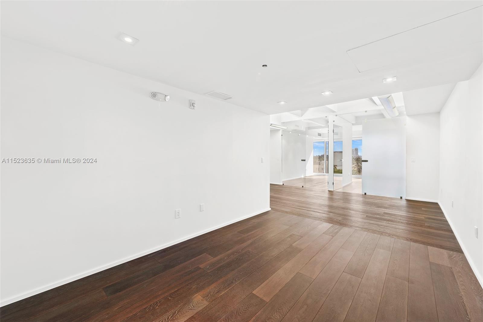 1680 Michigan Ave 919, Miami Beach, Florida 33139, ,Commerciallease,For Rent,1680 Michigan Ave 919,A11523635