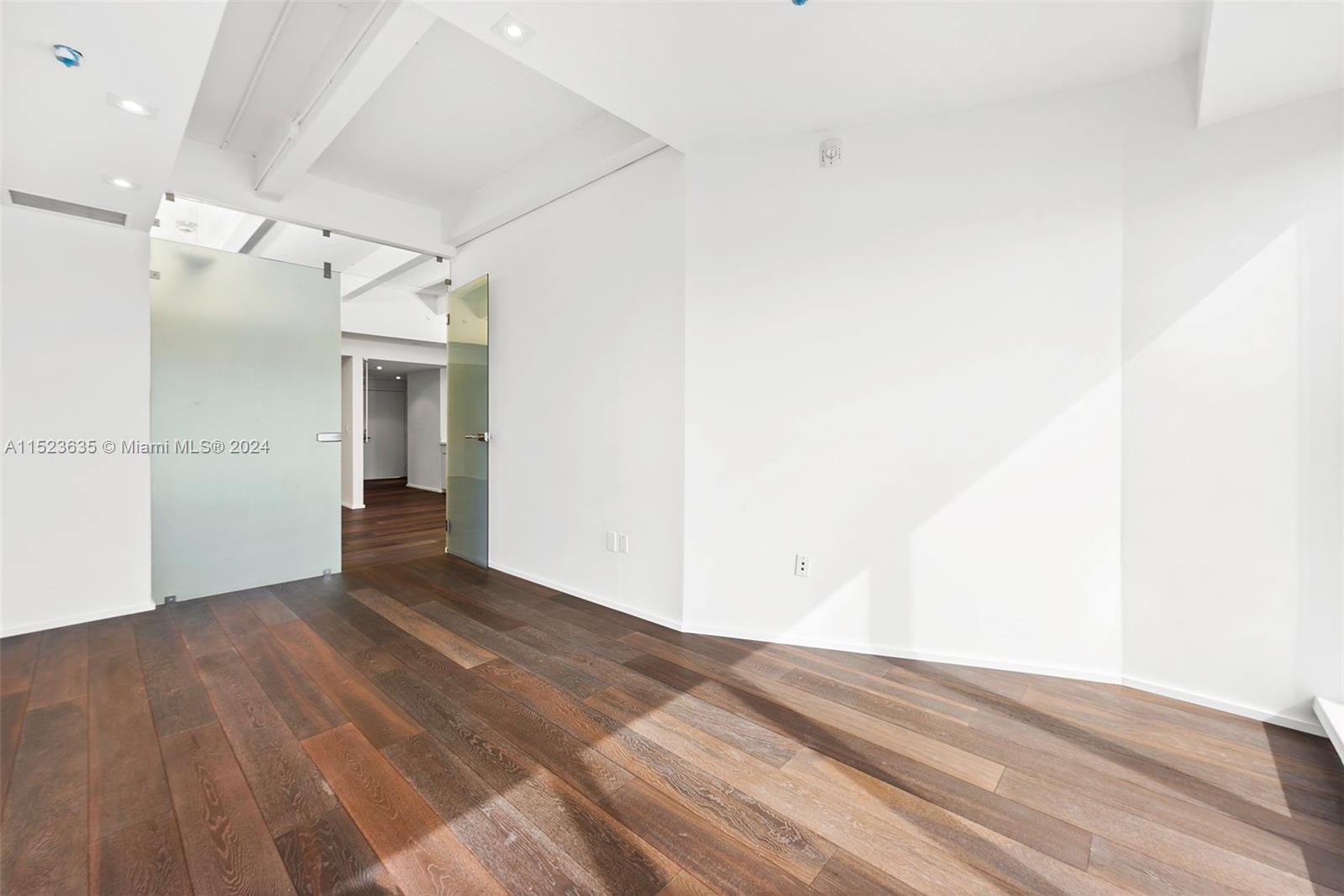 1680 Michigan Ave 919, Miami Beach, Florida 33139, ,Commerciallease,For Rent,1680 Michigan Ave 919,A11523635