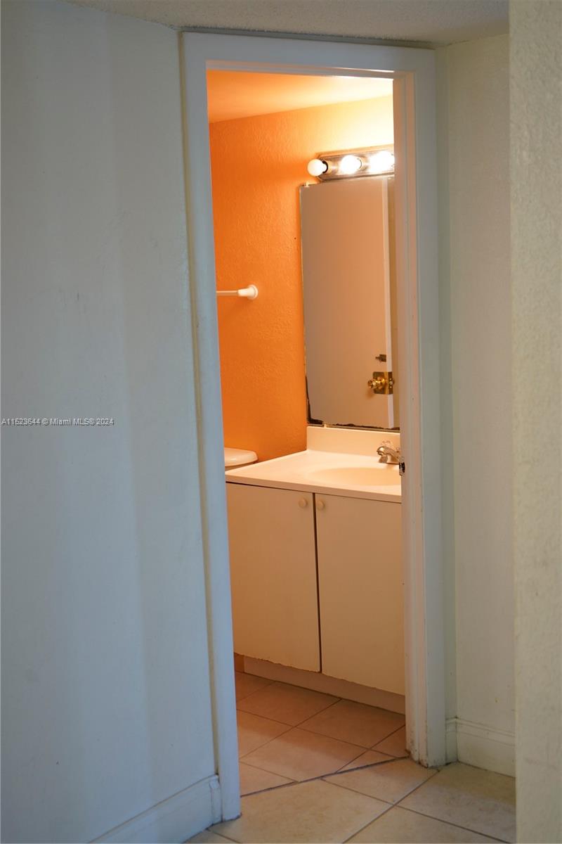 4215 N University Dr 301, Sunrise, Florida 33351, 2 Bedrooms Bedrooms, ,2 BathroomsBathrooms,Residential,For Sale,4215 N University Dr 301,A11523644