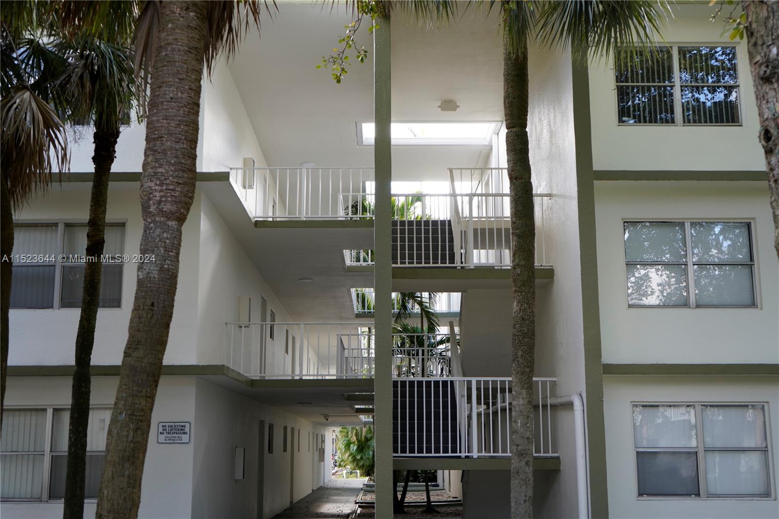 4215 N University Dr 301, Sunrise, Florida 33351, 2 Bedrooms Bedrooms, ,2 BathroomsBathrooms,Residential,For Sale,4215 N University Dr 301,A11523644