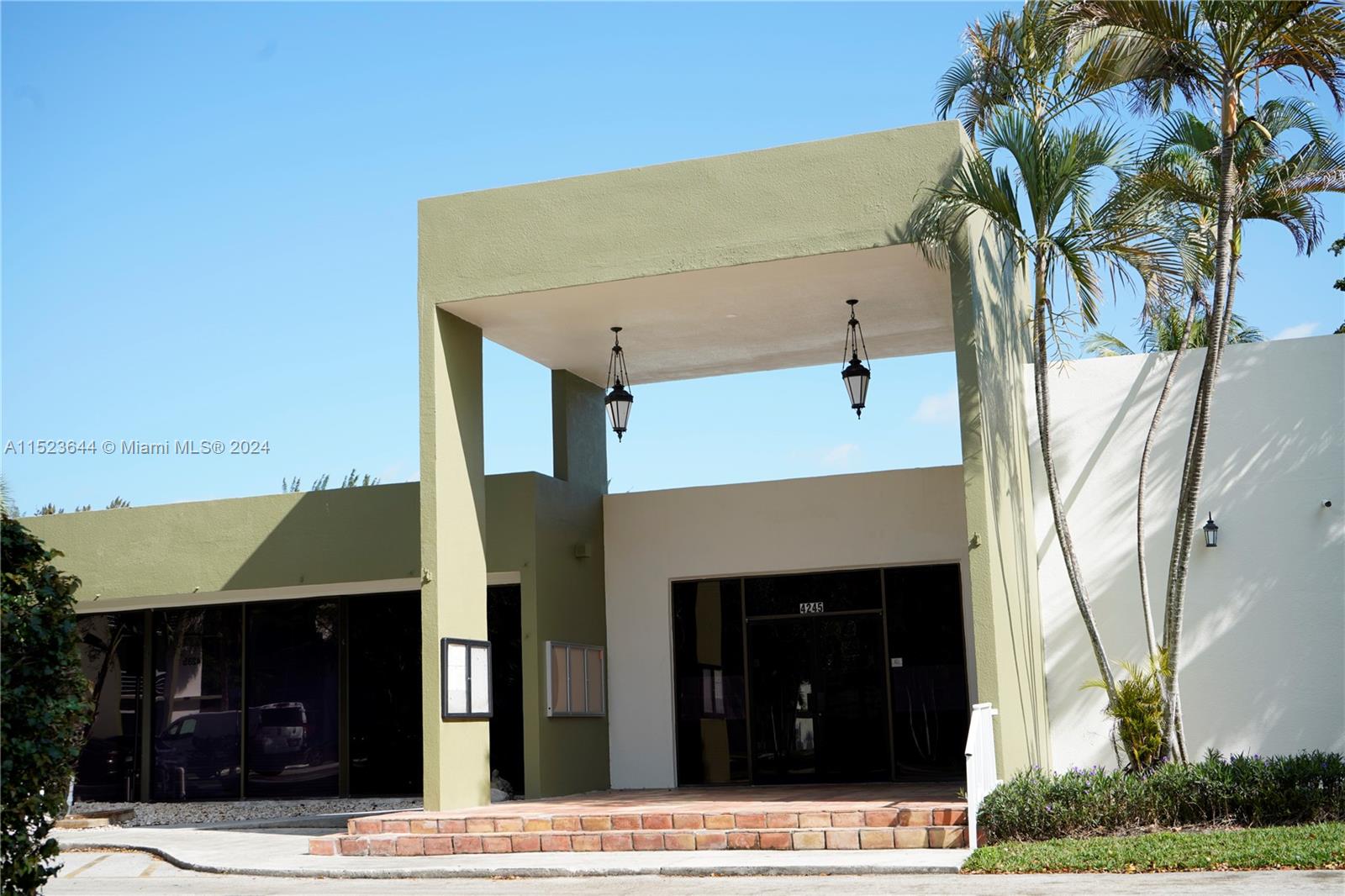 4215 N University Dr 301, Sunrise, Florida 33351, 2 Bedrooms Bedrooms, ,2 BathroomsBathrooms,Residential,For Sale,4215 N University Dr 301,A11523644