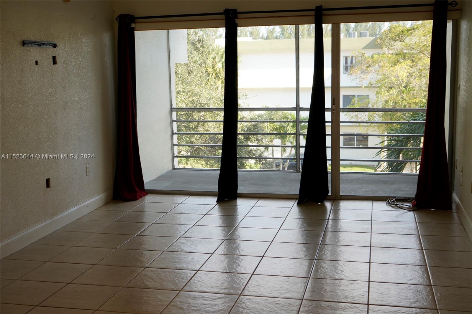 4215 N University Dr 301, Sunrise, Florida 33351, 2 Bedrooms Bedrooms, ,2 BathroomsBathrooms,Residential,For Sale,4215 N University Dr 301,A11523644