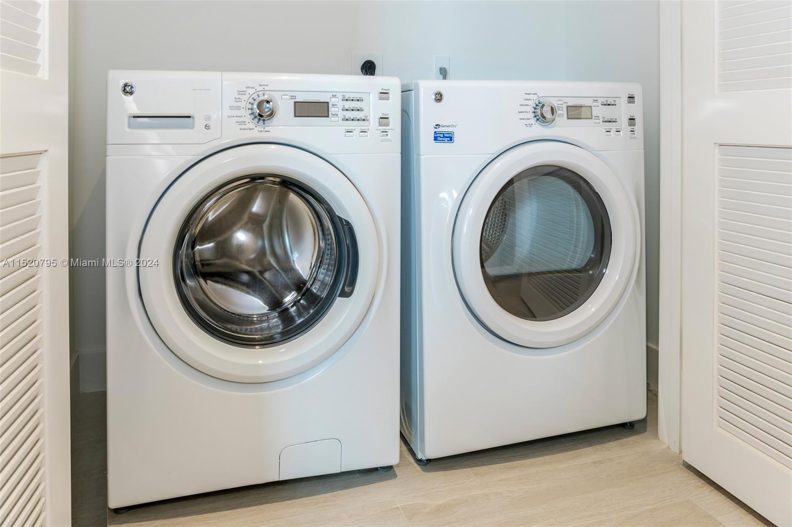 4010 S Ocean Dr R1808, Hollywood, Florida 33019, 3 Bedrooms Bedrooms, ,2 BathroomsBathrooms,Residential,For Sale,4010 S Ocean Dr R1808,A11520795