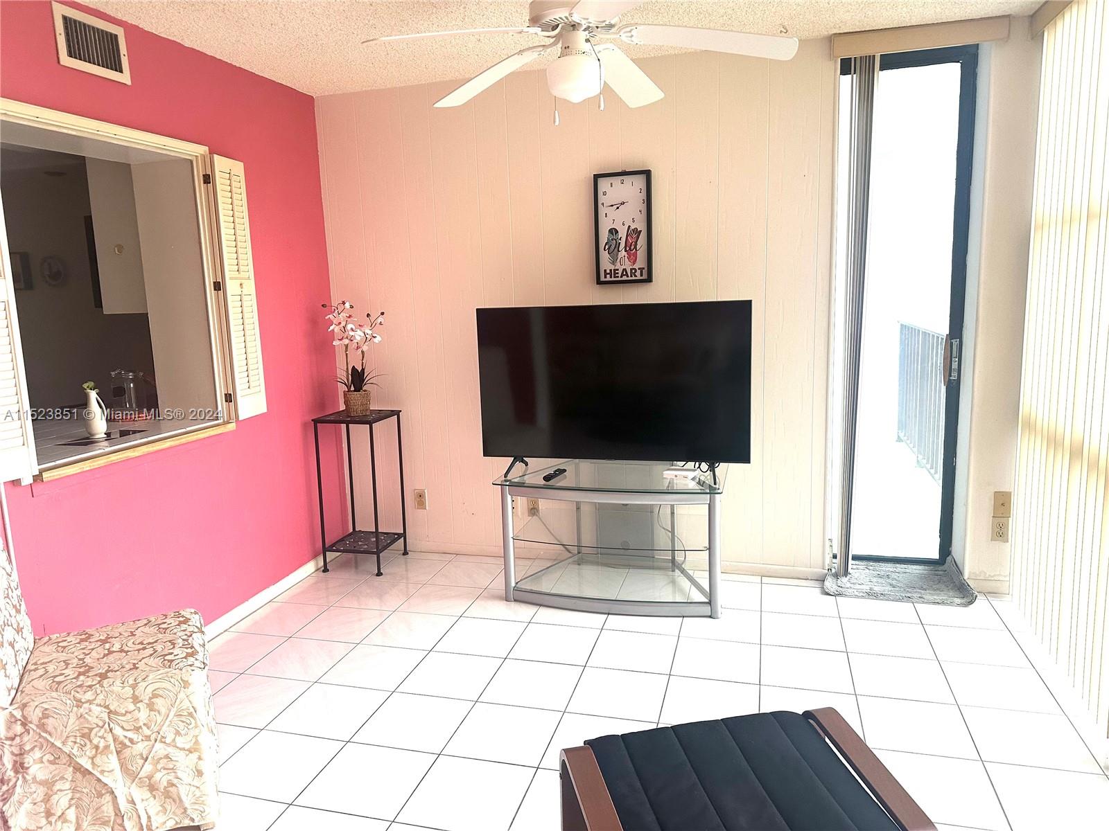 800 Parkview Dr 404, Hallandale Beach, Florida 33009, 1 Bedroom Bedrooms, ,1 BathroomBathrooms,Residentiallease,For Rent,800 Parkview Dr 404,A11523851