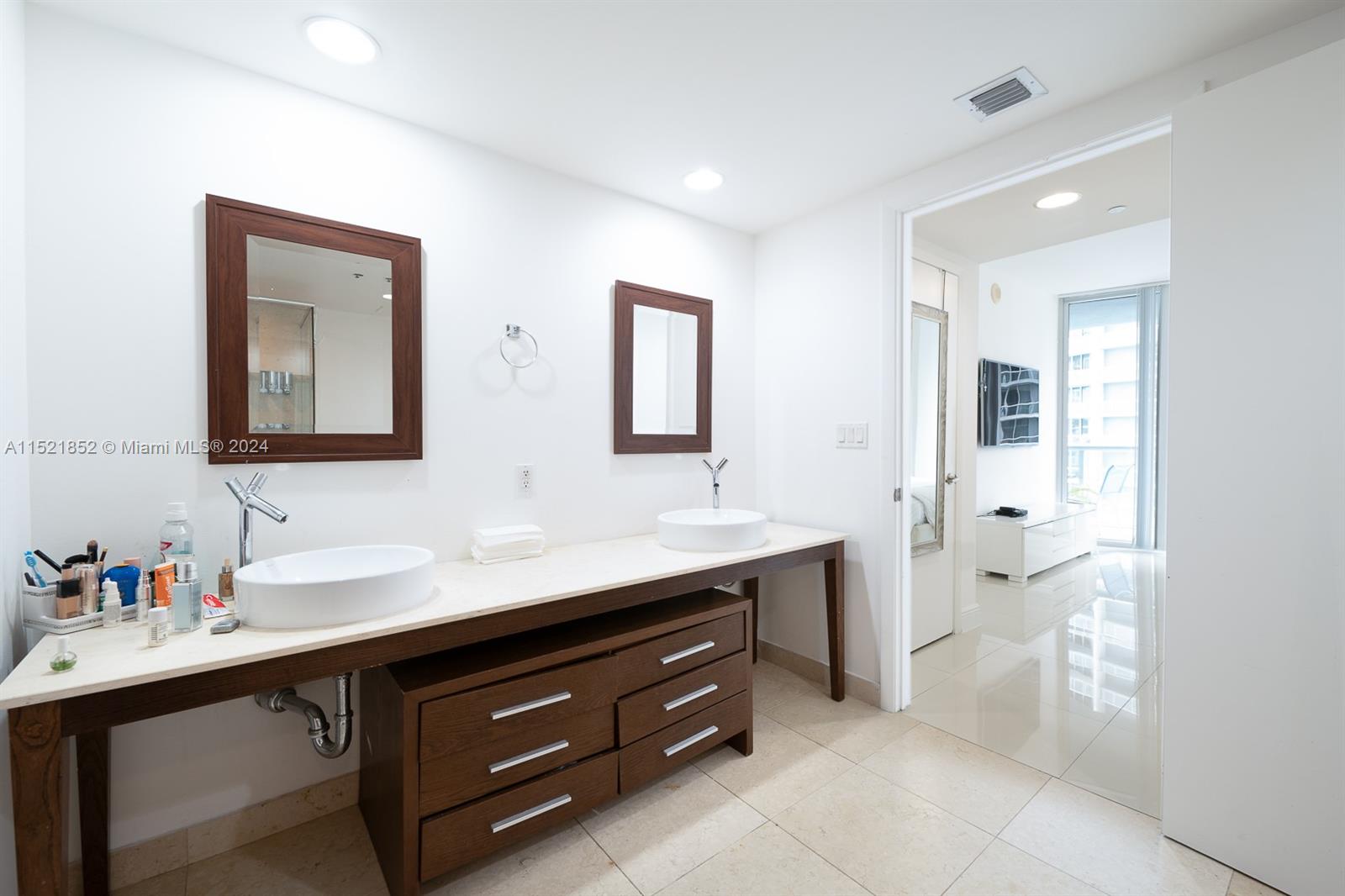 475 Brickell Ave 2509, Miami, Florida 33131, 2 Bedrooms Bedrooms, ,2 BathroomsBathrooms,Residential,For Sale,475 Brickell Ave 2509,A11521852