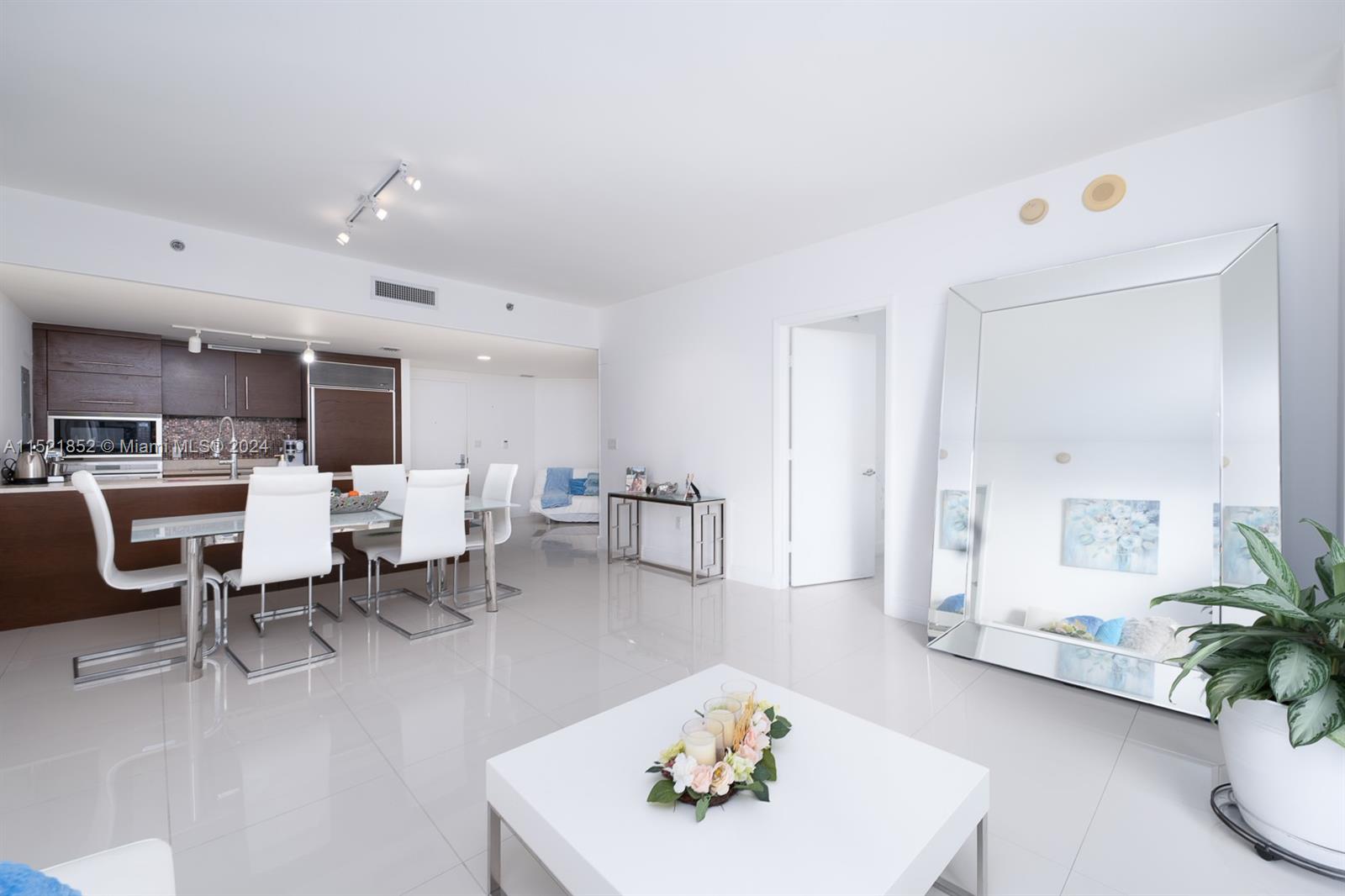 475 Brickell Ave 2509, Miami, Florida 33131, 2 Bedrooms Bedrooms, ,2 BathroomsBathrooms,Residential,For Sale,475 Brickell Ave 2509,A11521852