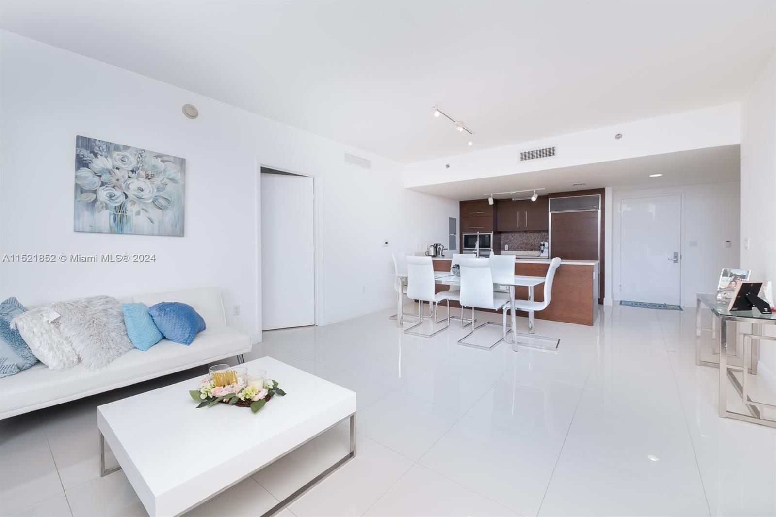 475 Brickell Ave 2509, Miami, Florida 33131, 2 Bedrooms Bedrooms, ,2 BathroomsBathrooms,Residential,For Sale,475 Brickell Ave 2509,A11521852