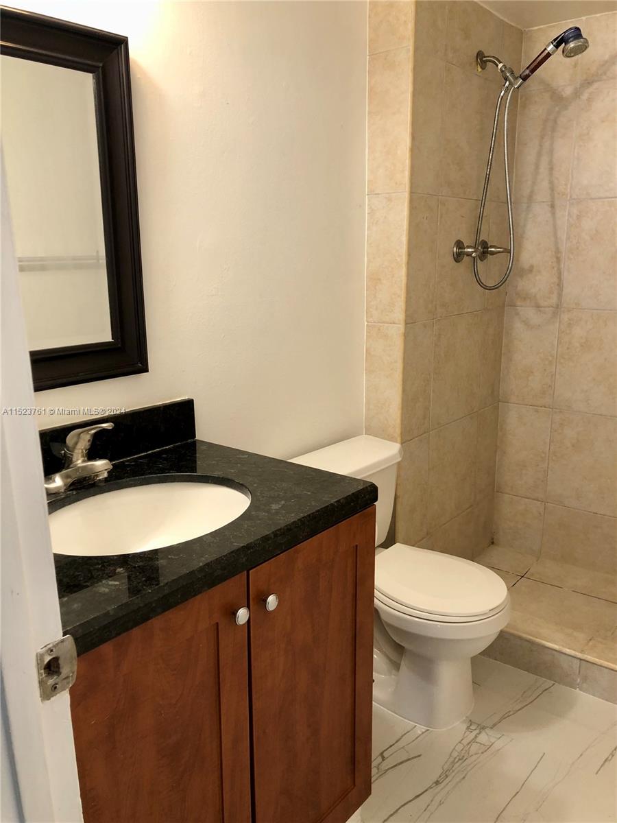 488 NW 165th St Rd B-409, Miami, Florida 33169, 2 Bedrooms Bedrooms, ,2 BathroomsBathrooms,Residentiallease,For Rent,488 NW 165th St Rd B-409,A11523761