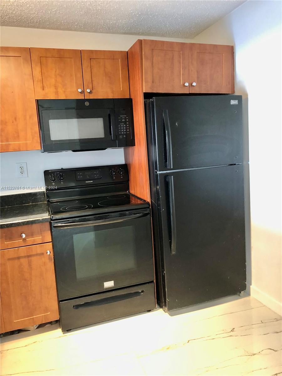 488 NW 165th St Rd B-409, Miami, Florida 33169, 2 Bedrooms Bedrooms, ,2 BathroomsBathrooms,Residentiallease,For Rent,488 NW 165th St Rd B-409,A11523761