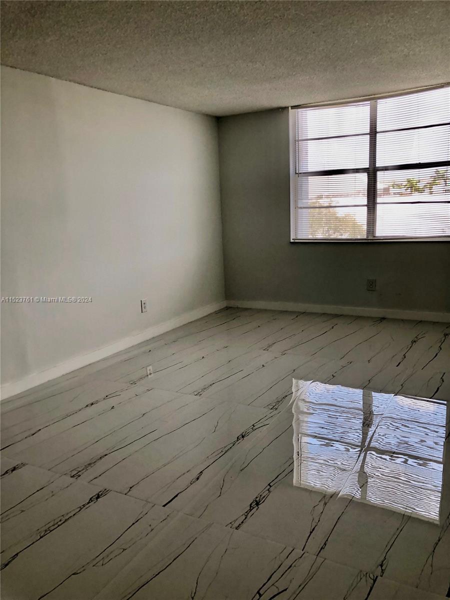 488 NW 165th St Rd B-409, Miami, Florida 33169, 2 Bedrooms Bedrooms, ,2 BathroomsBathrooms,Residentiallease,For Rent,488 NW 165th St Rd B-409,A11523761