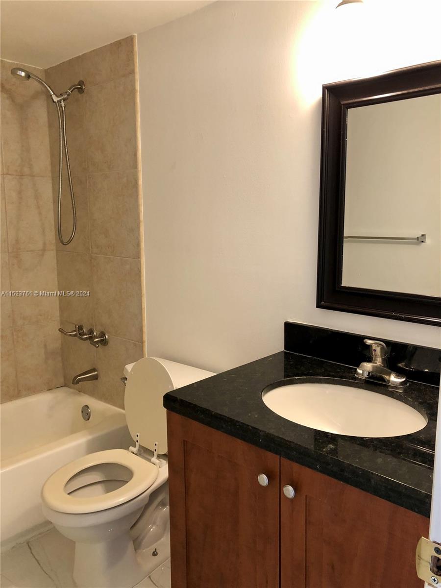 488 NW 165th St Rd B-409, Miami, Florida 33169, 2 Bedrooms Bedrooms, ,2 BathroomsBathrooms,Residentiallease,For Rent,488 NW 165th St Rd B-409,A11523761