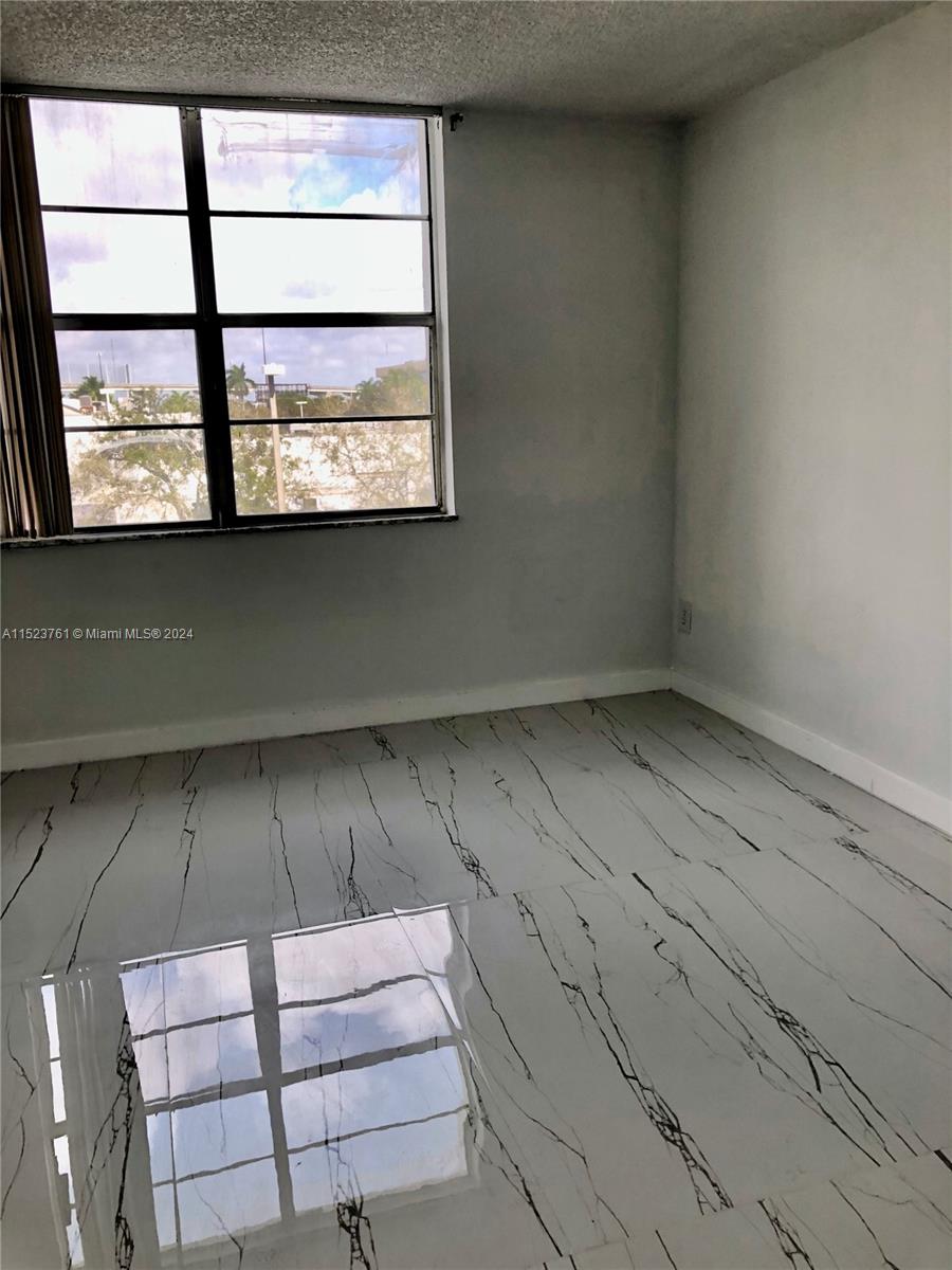 488 NW 165th St Rd B-409, Miami, Florida 33169, 2 Bedrooms Bedrooms, ,2 BathroomsBathrooms,Residentiallease,For Rent,488 NW 165th St Rd B-409,A11523761