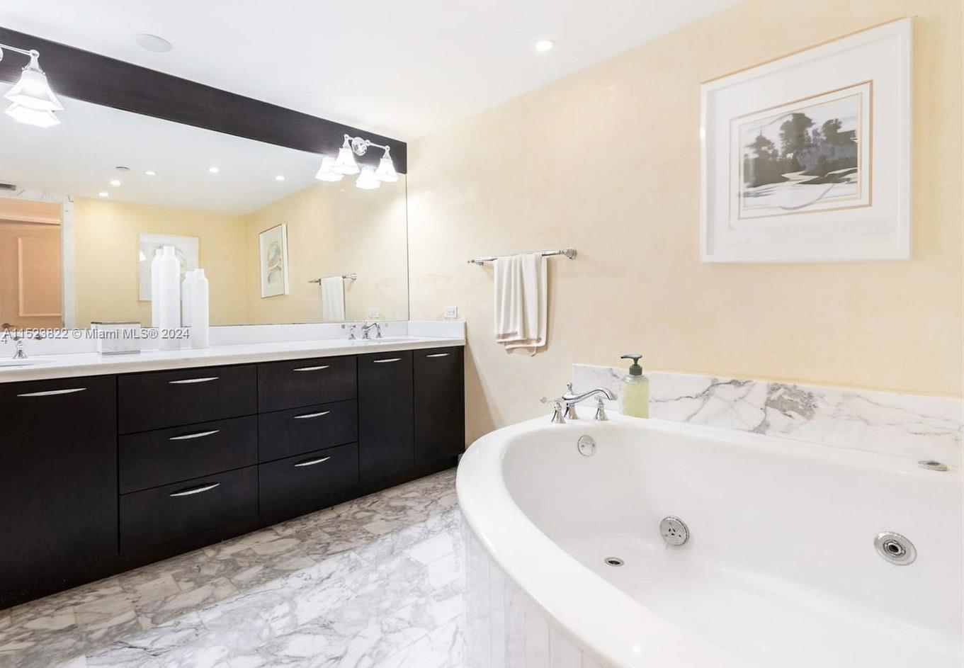 19355 Turnberry Way 20L, Aventura, Florida 33180, 3 Bedrooms Bedrooms, ,2 BathroomsBathrooms,Residential,For Sale,19355 Turnberry Way 20L,A11523822