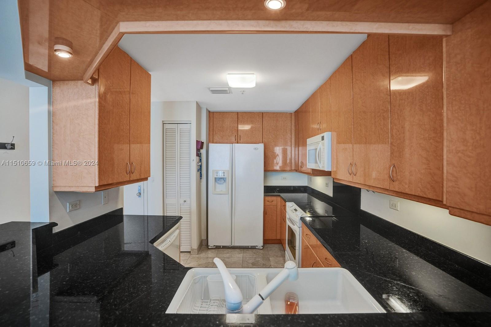 801 Brickell Key Blvd 1804, Miami, Florida 33131, 3 Bedrooms Bedrooms, ,3 BathroomsBathrooms,Residentiallease,For Rent,801 Brickell Key Blvd 1804,A11510659
