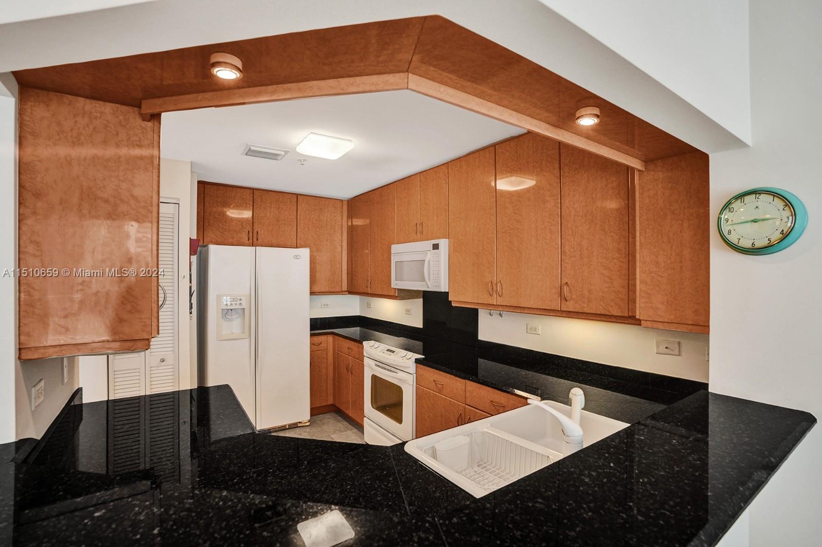 801 Brickell Key Blvd 1804, Miami, Florida 33131, 3 Bedrooms Bedrooms, ,3 BathroomsBathrooms,Residentiallease,For Rent,801 Brickell Key Blvd 1804,A11510659