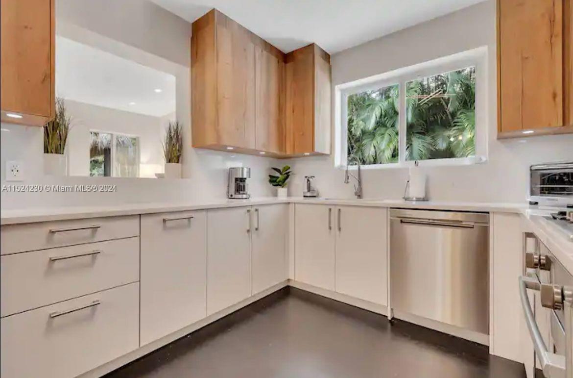 Biscayne Park, Florida 33161, 4 Bedrooms Bedrooms, ,2 BathroomsBathrooms,Residentiallease,For Rent,A11524230