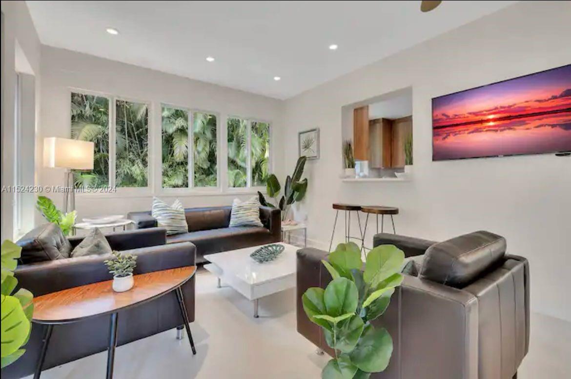 Biscayne Park, Florida 33161, 4 Bedrooms Bedrooms, ,2 BathroomsBathrooms,Residentiallease,For Rent,A11524230