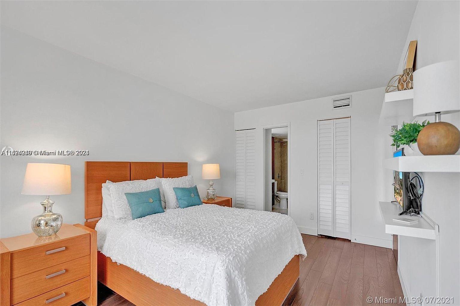 13499 Biscayne Blvd 503, North Miami, Florida 33181, 1 Bedroom Bedrooms, ,1 BathroomBathrooms,Residential,For Sale,13499 Biscayne Blvd 503,A11524240