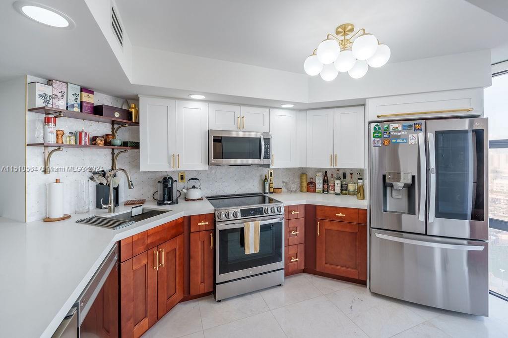 6423 Collins Ave 1408, Miami Beach, Florida 33141, 1 Bedroom Bedrooms, ,1 BathroomBathrooms,Residentiallease,For Rent,6423 Collins Ave 1408,A11518564