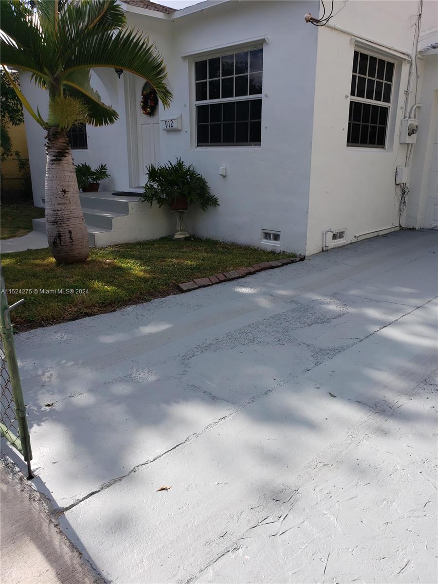 912 SW 9th Ave, Miami, Florida 33130, 2 Bedrooms Bedrooms, ,1 BathroomBathrooms,Residential,For Sale,912 SW 9th Ave,A11524275