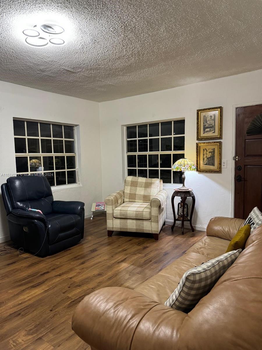 912 SW 9th Ave, Miami, Florida 33130, 2 Bedrooms Bedrooms, ,1 BathroomBathrooms,Residential,For Sale,912 SW 9th Ave,A11524275