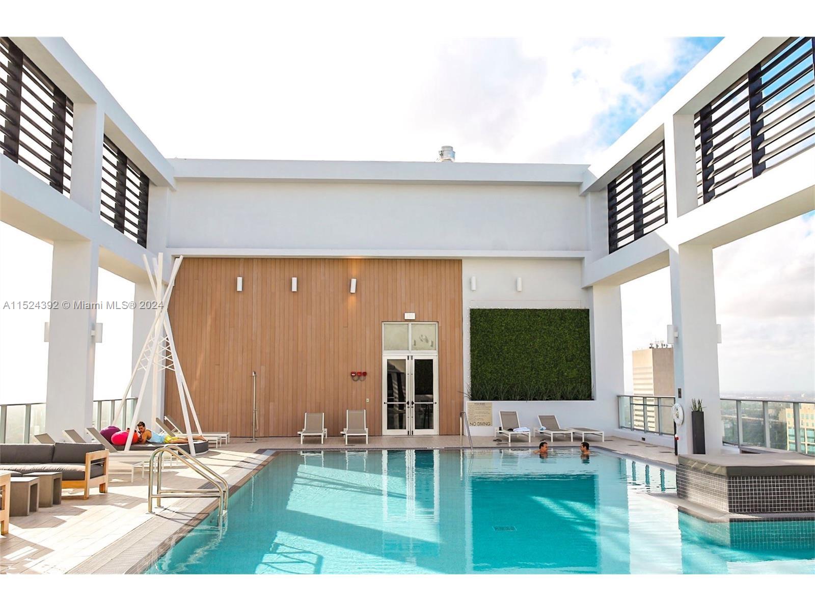 151 SE 1st ST 2907, Miami, Florida 33131, 1 Bedroom Bedrooms, 1 Room Rooms,1 BathroomBathrooms,Residential,For Sale,151 SE 1st ST 2907,A11524392