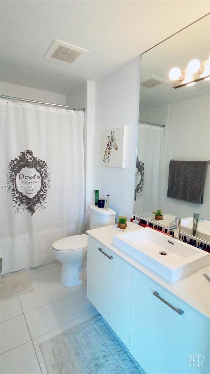 151 SE 1st ST 2907, Miami, Florida 33131, 1 Bedroom Bedrooms, 1 Room Rooms,1 BathroomBathrooms,Residential,For Sale,151 SE 1st ST 2907,A11524392