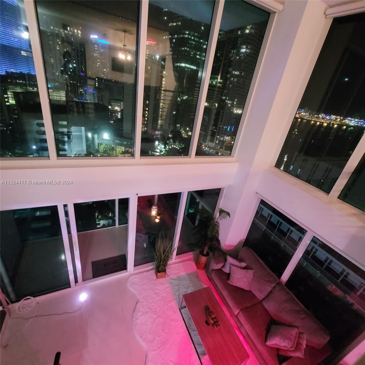 41 SE 5th St 1201, Miami, Florida 33131, 2 Bedrooms Bedrooms, ,2 BathroomsBathrooms,Residentiallease,For Rent,41 SE 5th St 1201,A11524417