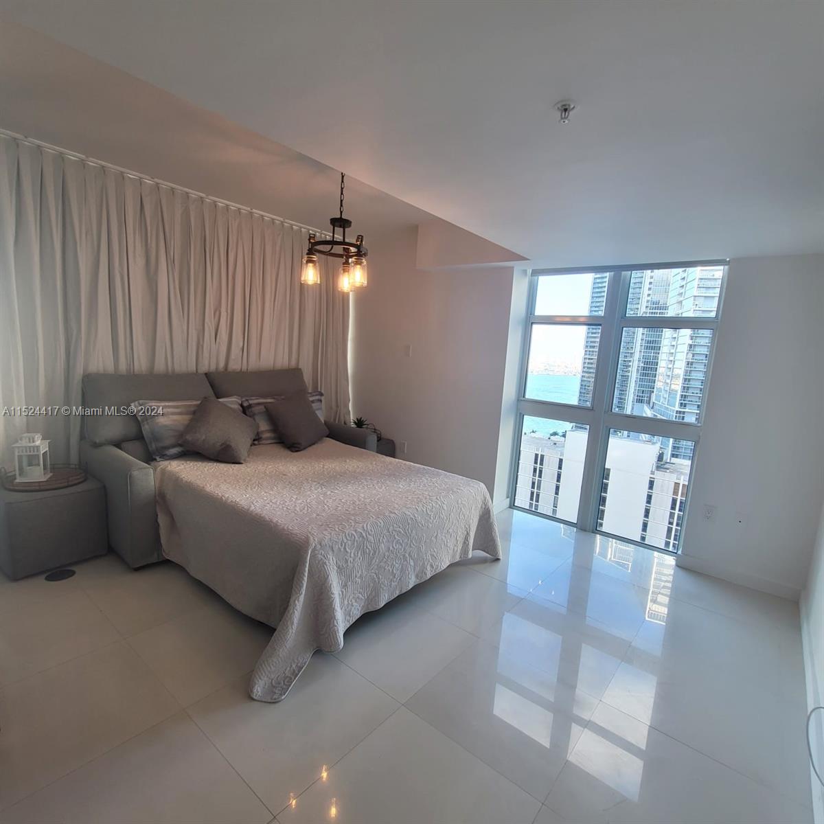 41 SE 5th St 1201, Miami, Florida 33131, 2 Bedrooms Bedrooms, ,2 BathroomsBathrooms,Residentiallease,For Rent,41 SE 5th St 1201,A11524417