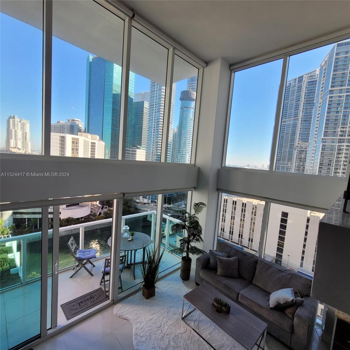 41 SE 5th St 1201, Miami, Florida 33131, 2 Bedrooms Bedrooms, ,2 BathroomsBathrooms,Residentiallease,For Rent,41 SE 5th St 1201,A11524417