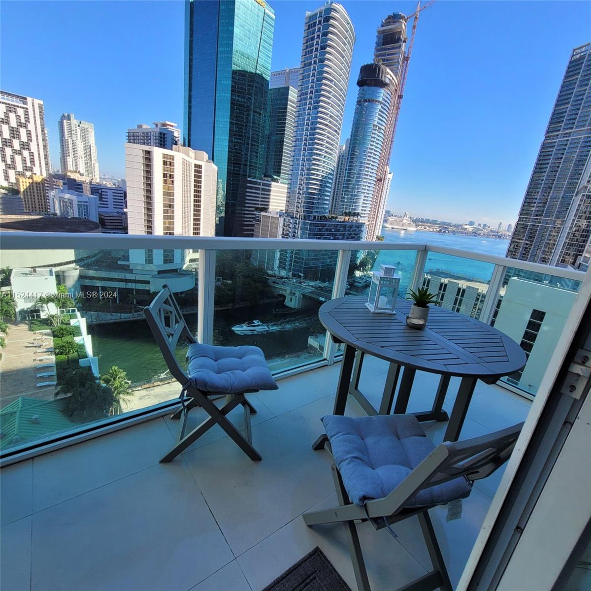 41 SE 5th St 1201, Miami, Florida 33131, 2 Bedrooms Bedrooms, ,2 BathroomsBathrooms,Residentiallease,For Rent,41 SE 5th St 1201,A11524417
