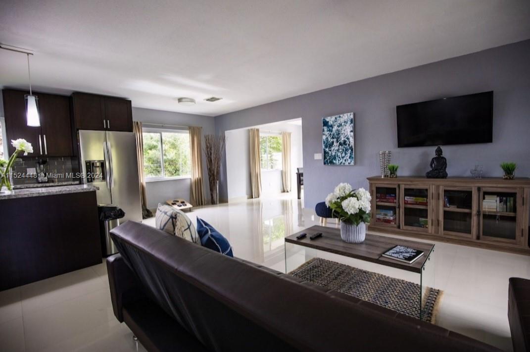 217 S 57th Ter, Hollywood, Florida 33023, 3 Bedrooms Bedrooms, ,2 BathroomsBathrooms,Residential,For Sale,217 S 57th Ter,A11524448