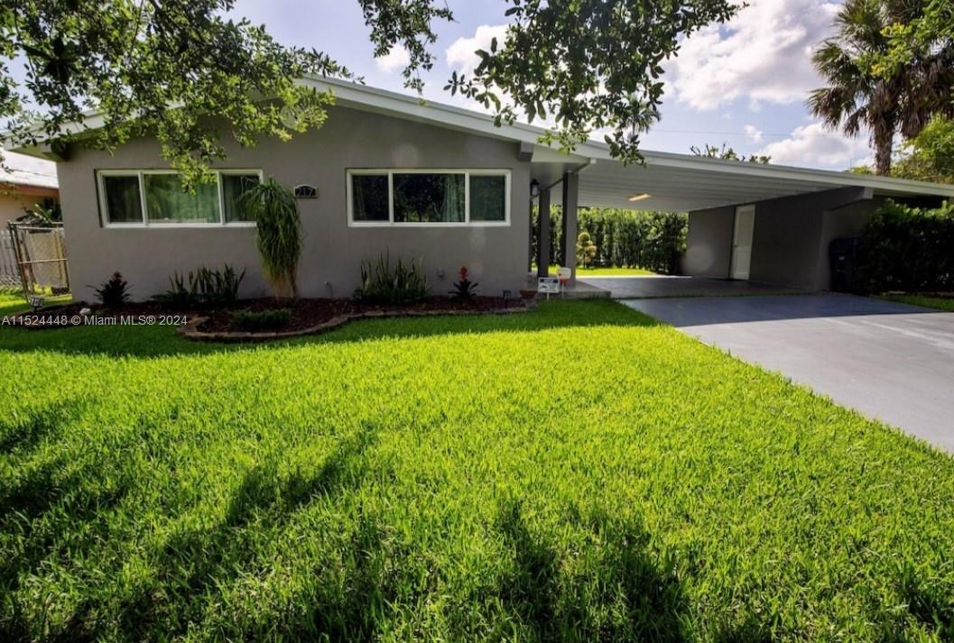 217 S 57th Ter, Hollywood, Florida 33023, 3 Bedrooms Bedrooms, ,2 BathroomsBathrooms,Residential,For Sale,217 S 57th Ter,A11524448