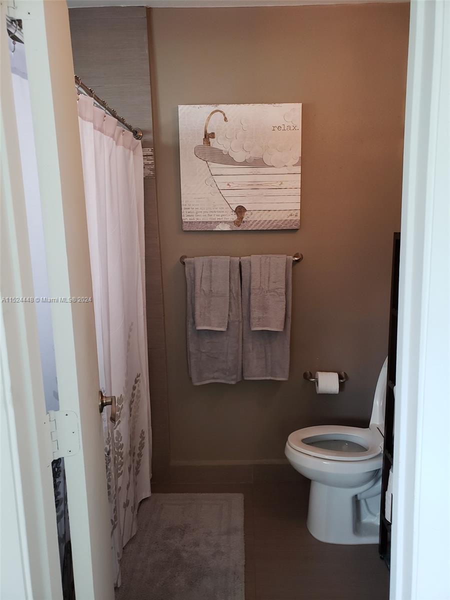 217 S 57th Ter, Hollywood, Florida 33023, 3 Bedrooms Bedrooms, ,2 BathroomsBathrooms,Residential,For Sale,217 S 57th Ter,A11524448