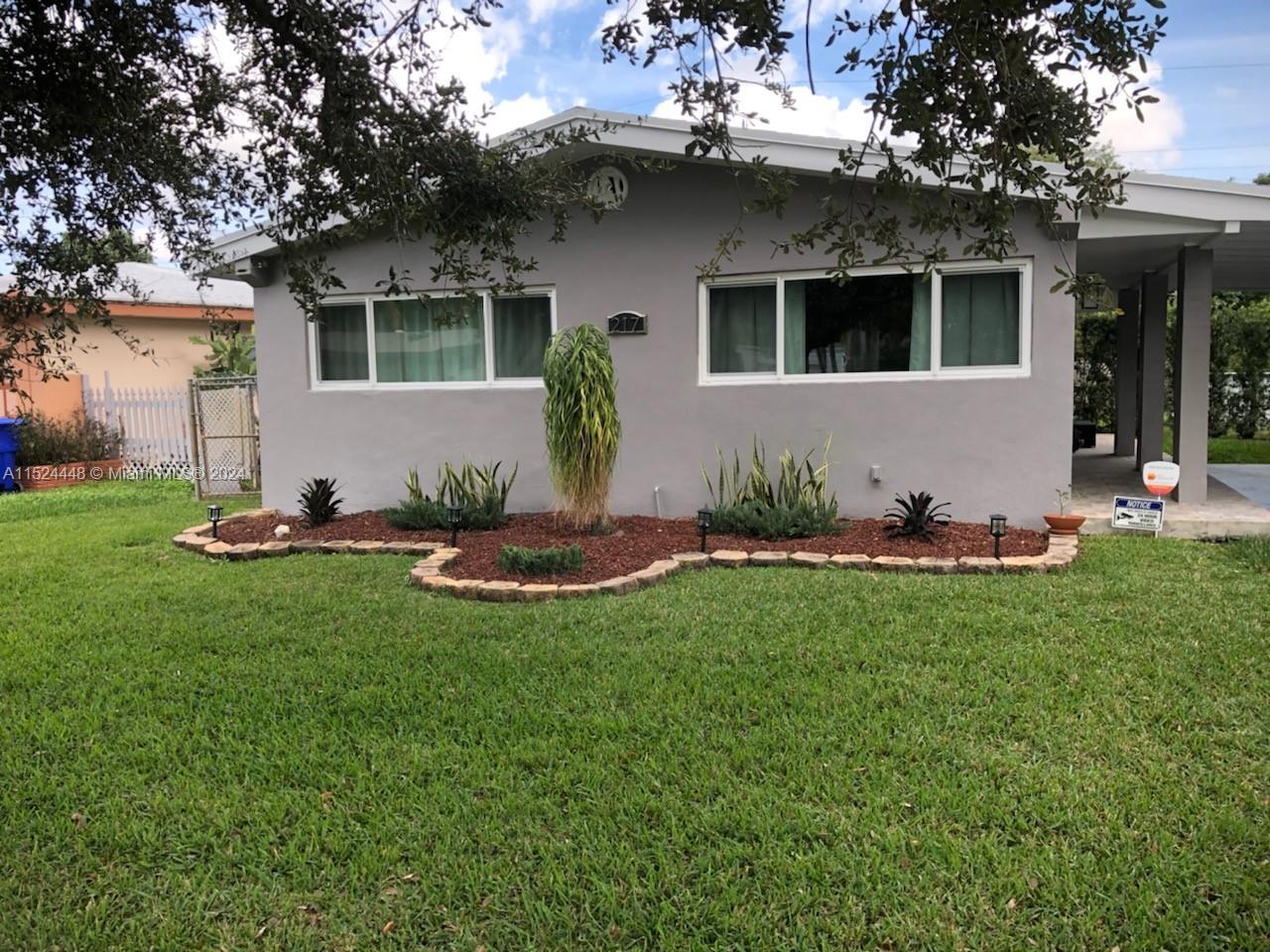 217 S 57th Ter, Hollywood, Florida 33023, 3 Bedrooms Bedrooms, ,2 BathroomsBathrooms,Residential,For Sale,217 S 57th Ter,A11524448