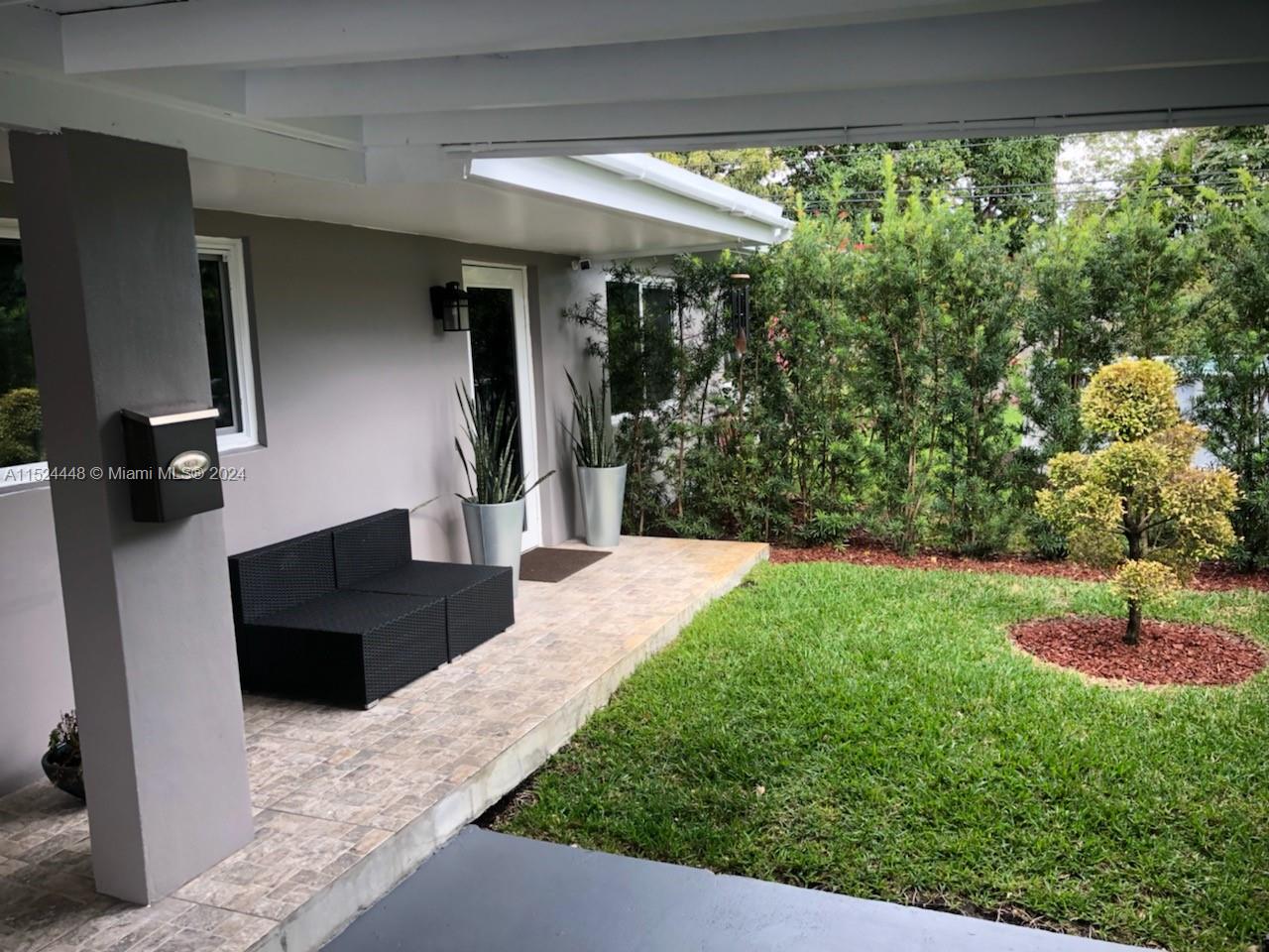 217 S 57th Ter, Hollywood, Florida 33023, 3 Bedrooms Bedrooms, ,2 BathroomsBathrooms,Residential,For Sale,217 S 57th Ter,A11524448