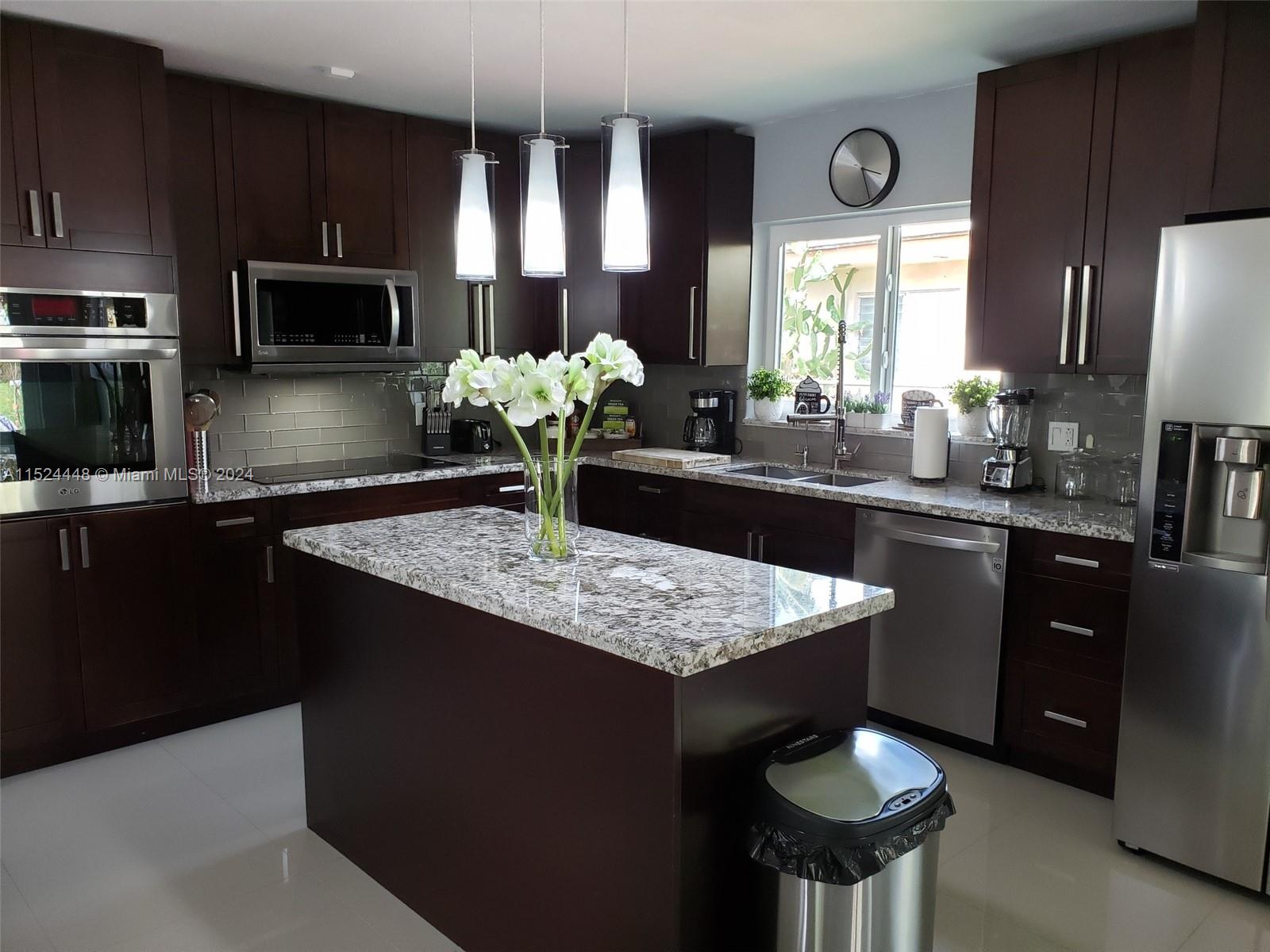 217 S 57th Ter, Hollywood, Florida 33023, 3 Bedrooms Bedrooms, ,2 BathroomsBathrooms,Residential,For Sale,217 S 57th Ter,A11524448