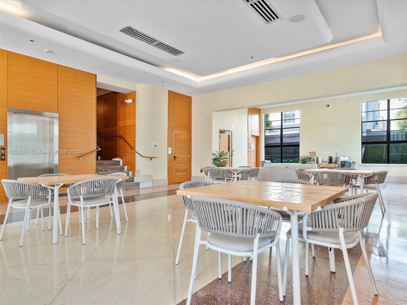 300 21st St, Miami Beach, Florida 33139, ,Commerciallease,For Rent,300 21st St,A11524089