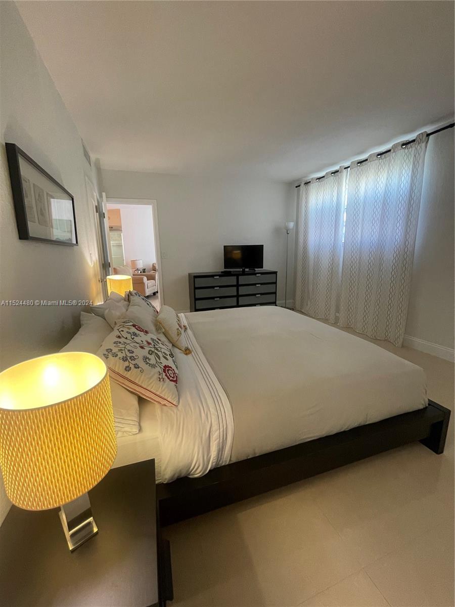 3801 S OCEAN DR 15V, Hollywood, Florida 33019, 2 Bedrooms Bedrooms, ,2 BathroomsBathrooms,Residentiallease,For Rent,3801 S OCEAN DR 15V,A11524480
