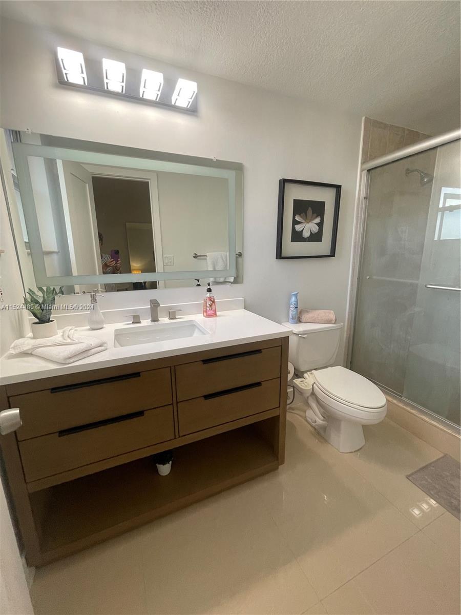 3801 S OCEAN DR 15V, Hollywood, Florida 33019, 2 Bedrooms Bedrooms, ,2 BathroomsBathrooms,Residentiallease,For Rent,3801 S OCEAN DR 15V,A11524480