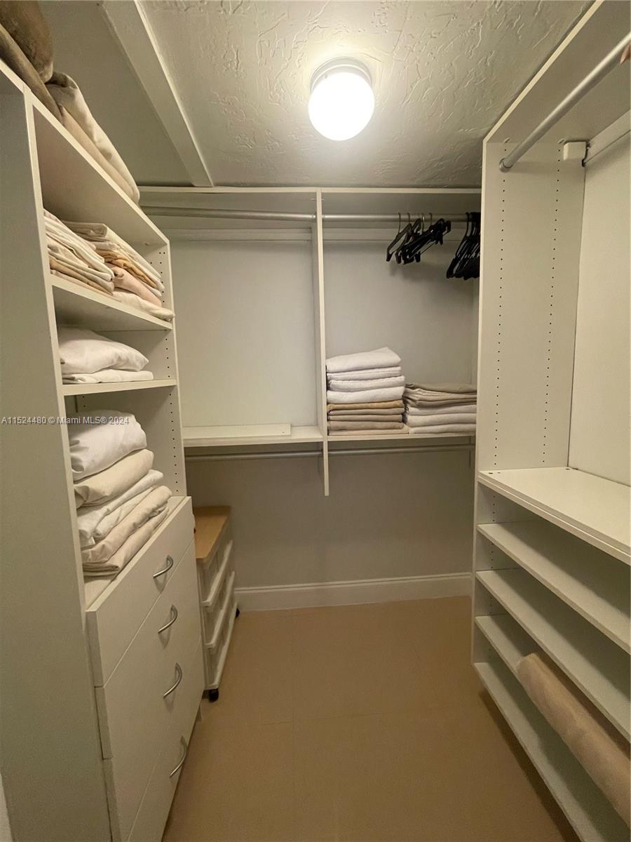 3801 S OCEAN DR 15V, Hollywood, Florida 33019, 2 Bedrooms Bedrooms, ,2 BathroomsBathrooms,Residentiallease,For Rent,3801 S OCEAN DR 15V,A11524480