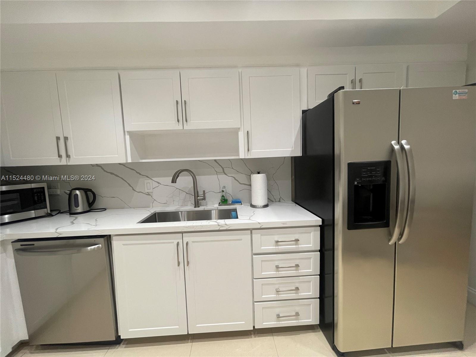 3801 S OCEAN DR 15V, Hollywood, Florida 33019, 2 Bedrooms Bedrooms, ,2 BathroomsBathrooms,Residentiallease,For Rent,3801 S OCEAN DR 15V,A11524480