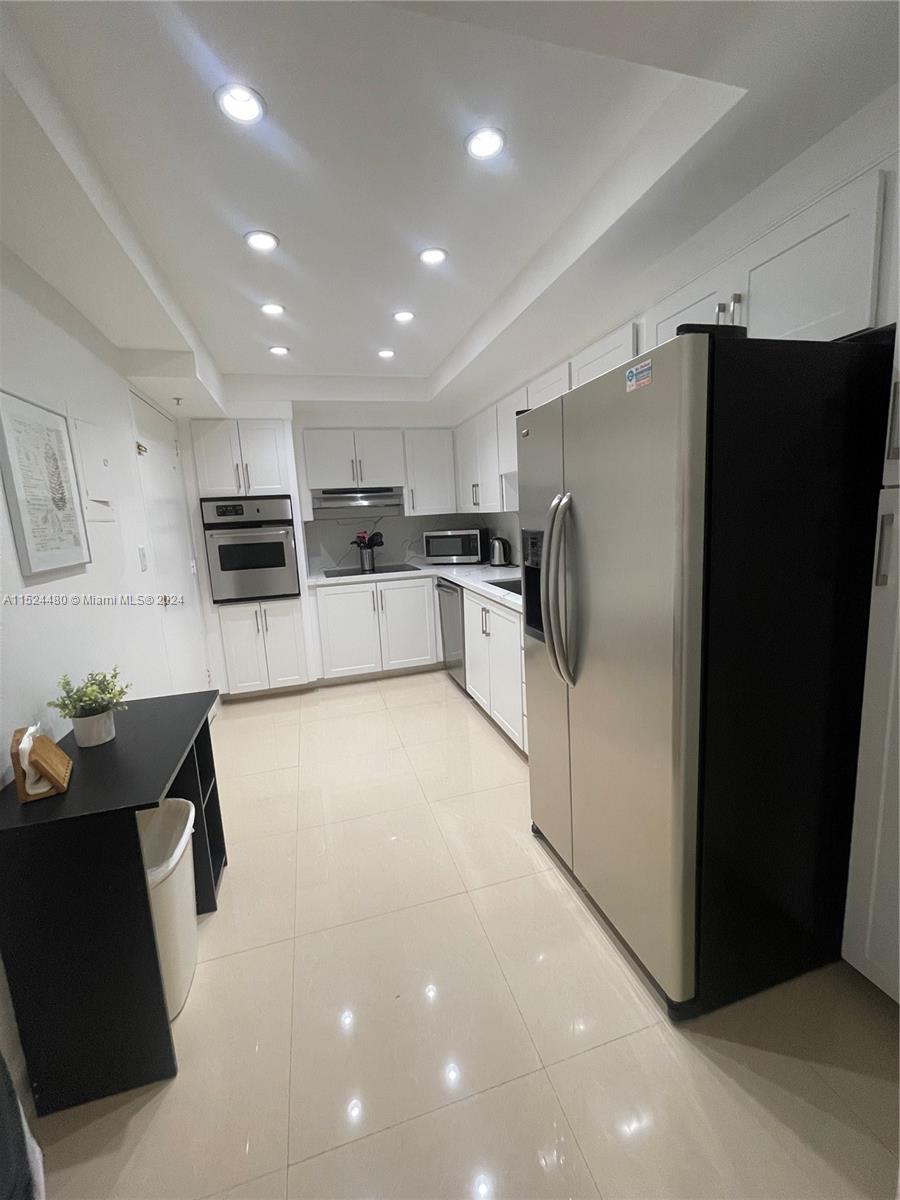 3801 S OCEAN DR 15V, Hollywood, Florida 33019, 2 Bedrooms Bedrooms, ,2 BathroomsBathrooms,Residentiallease,For Rent,3801 S OCEAN DR 15V,A11524480