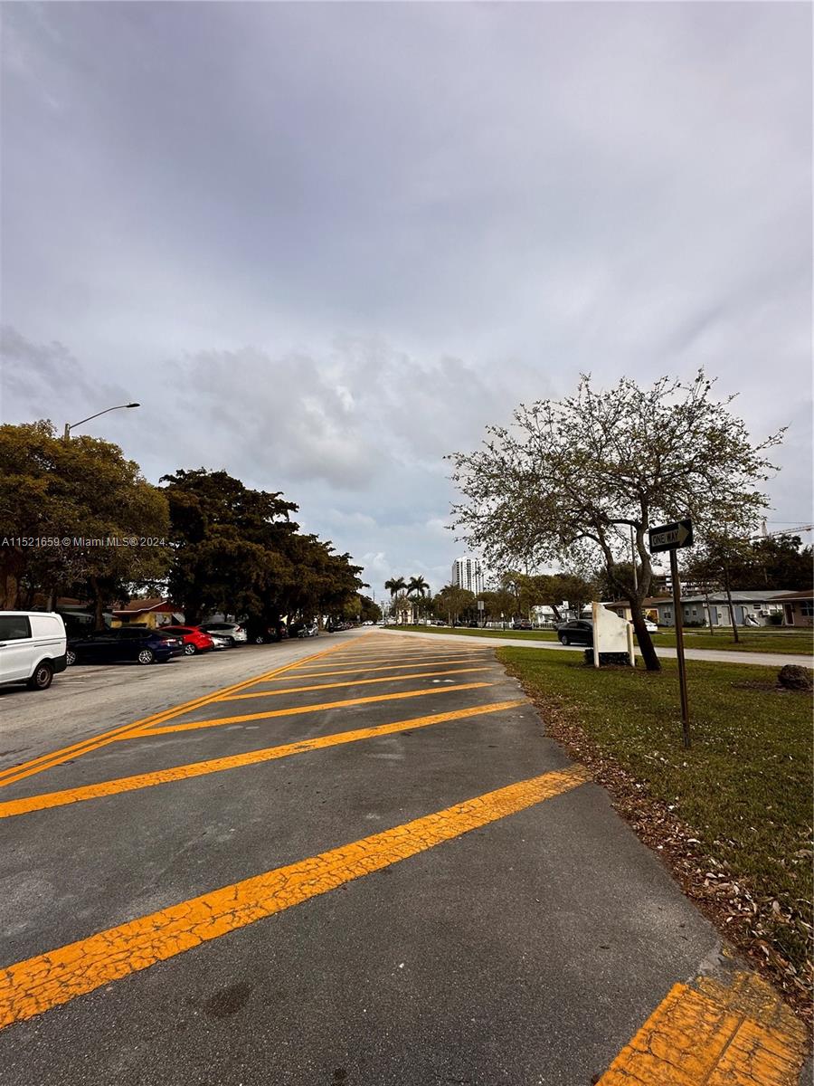 2215 NE 172nd St 3, North Miami Beach, Florida 33160, 3 Bedrooms Bedrooms, ,1 BathroomBathrooms,Residentiallease,For Rent,2215 NE 172nd St 3,A11521659