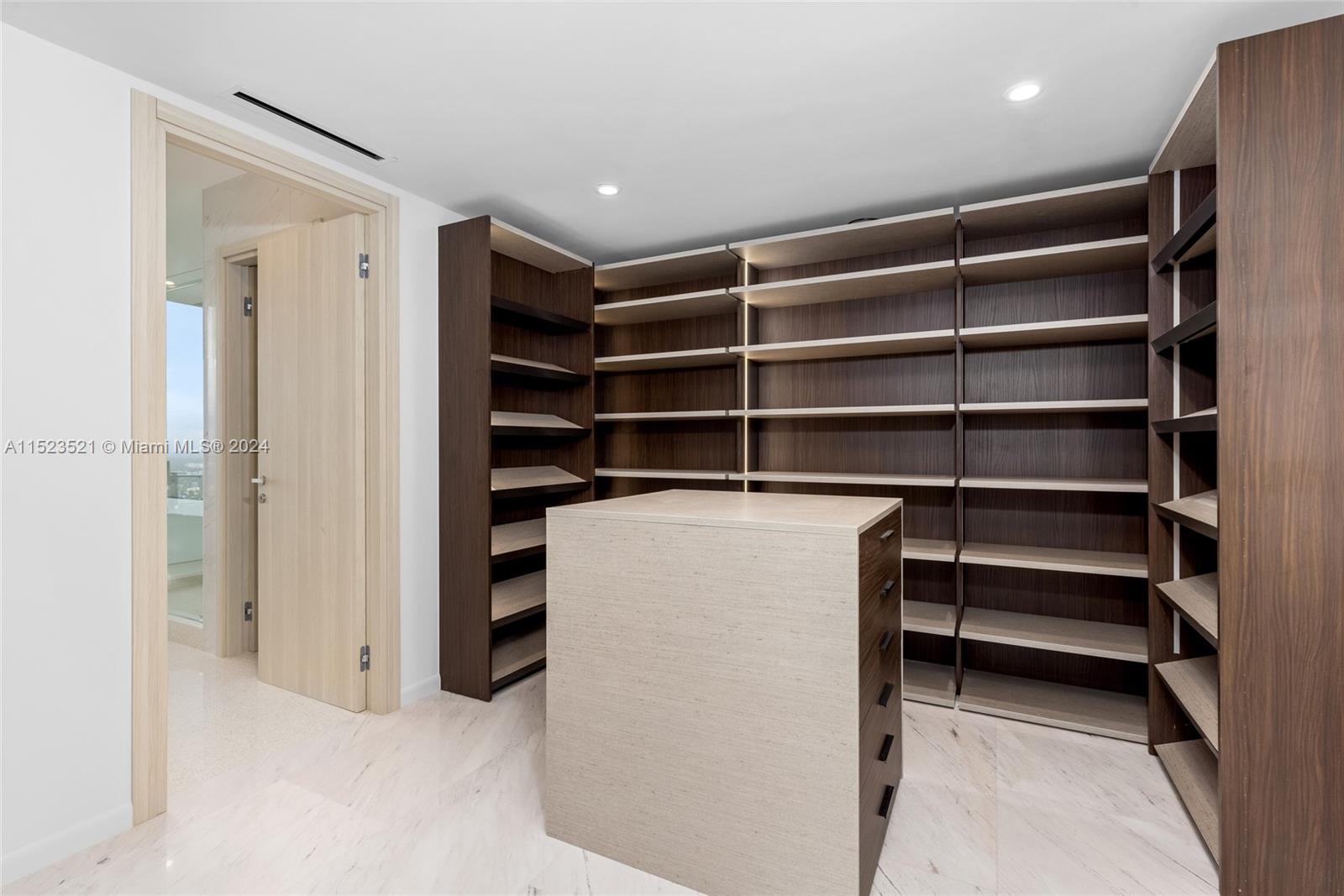 1000 Brickell Plz UPH6202, Miami, Florida 33131, 6 Bedrooms Bedrooms, ,5 BathroomsBathrooms,Residential,For Sale,1000 Brickell Plz UPH6202,A11523521