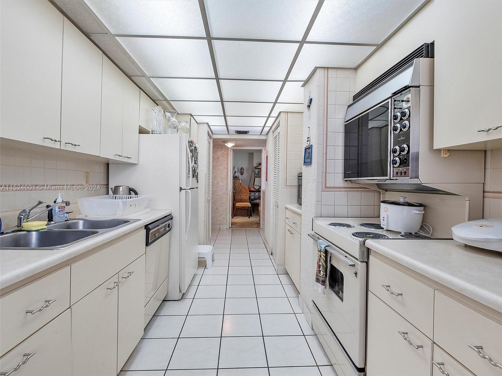 290 174th St 1809, Sunny Isles Beach, Florida 33160, 3 Bedrooms Bedrooms, ,3 BathroomsBathrooms,Residential,For Sale,290 174th St 1809,A11524601
