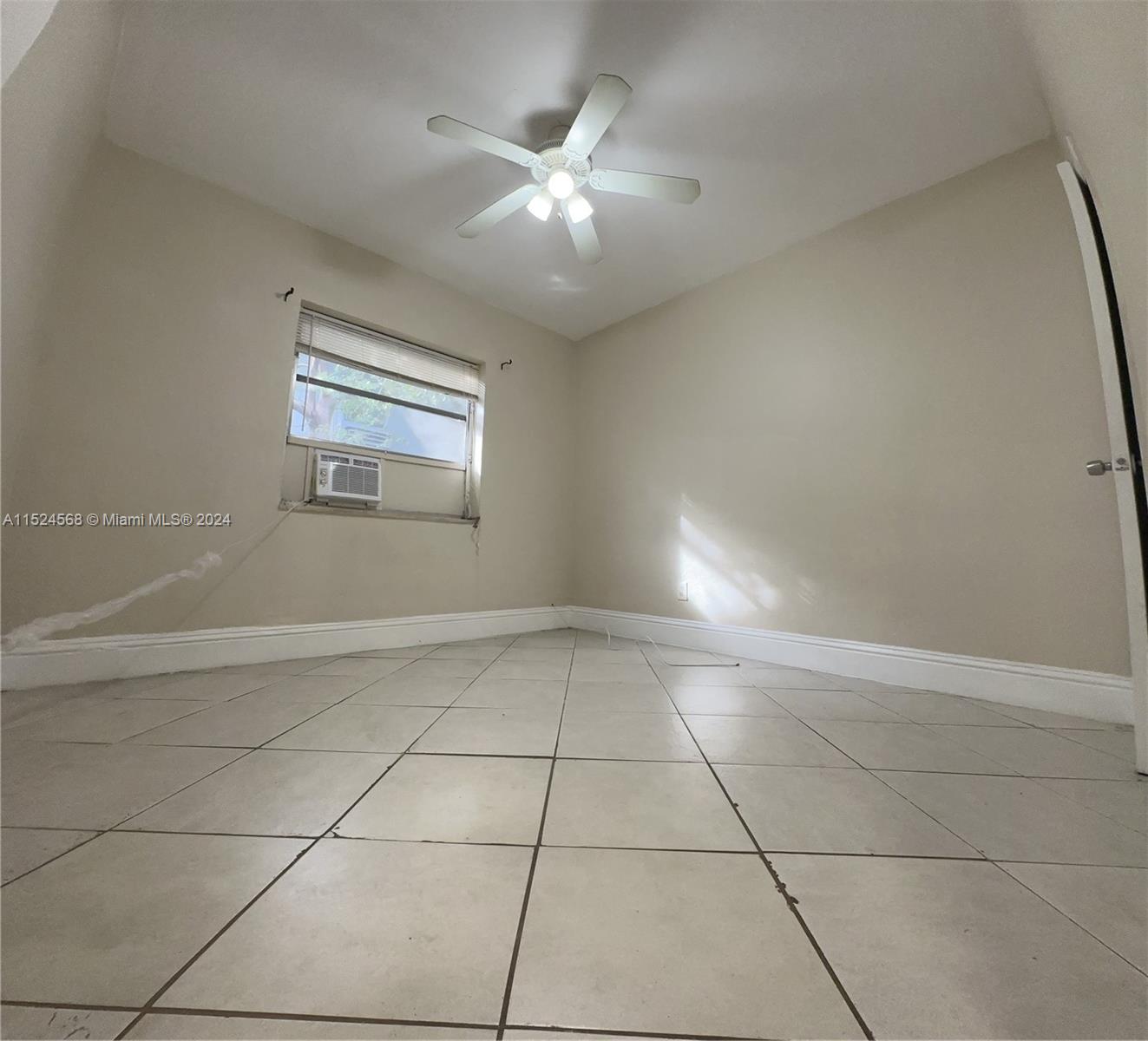 2215 NE 172nd St 2, North Miami Beach, Florida 33160, 2 Bedrooms Bedrooms, ,1 BathroomBathrooms,Residentiallease,For Rent,2215 NE 172nd St 2,A11524568