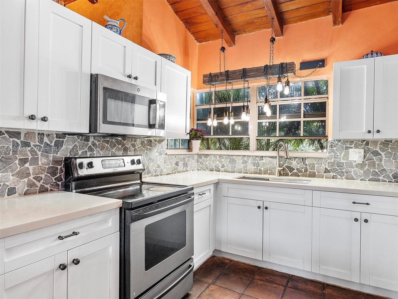 11300 Griffing Blvd, Biscayne Park, Florida 33161, 4 Bedrooms Bedrooms, ,3 BathroomsBathrooms,Residentiallease,For Rent,11300 Griffing Blvd,A11506965